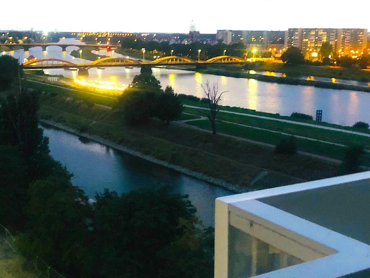 Apartament Z Tarasem I Widokiem Na Odre Βρότσλαβ Εξωτερικό φωτογραφία